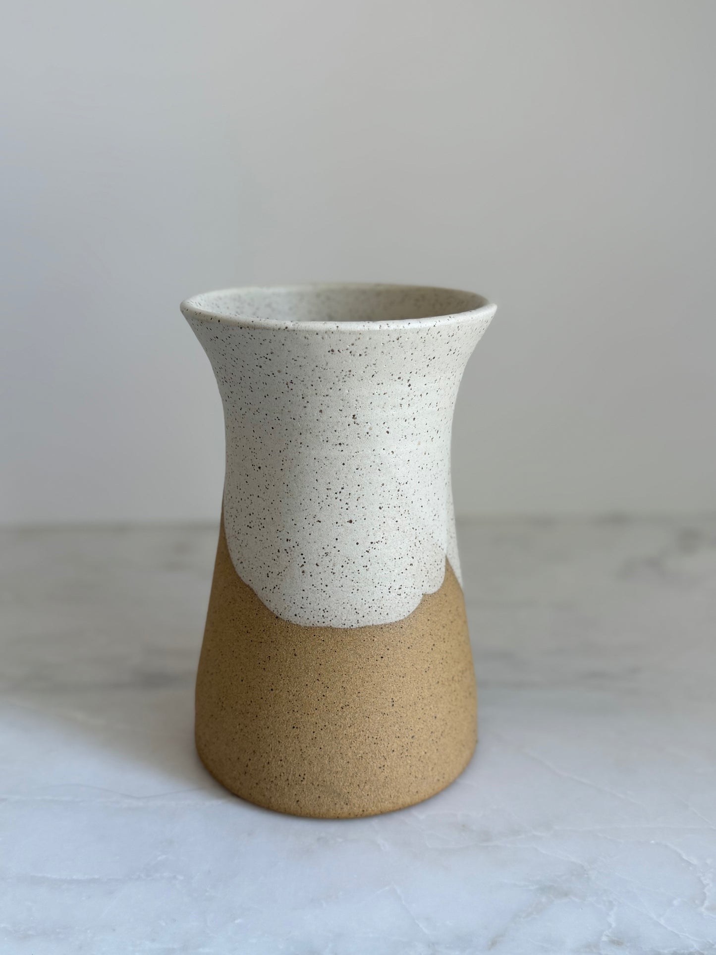 Hourglass Vase Speckled White