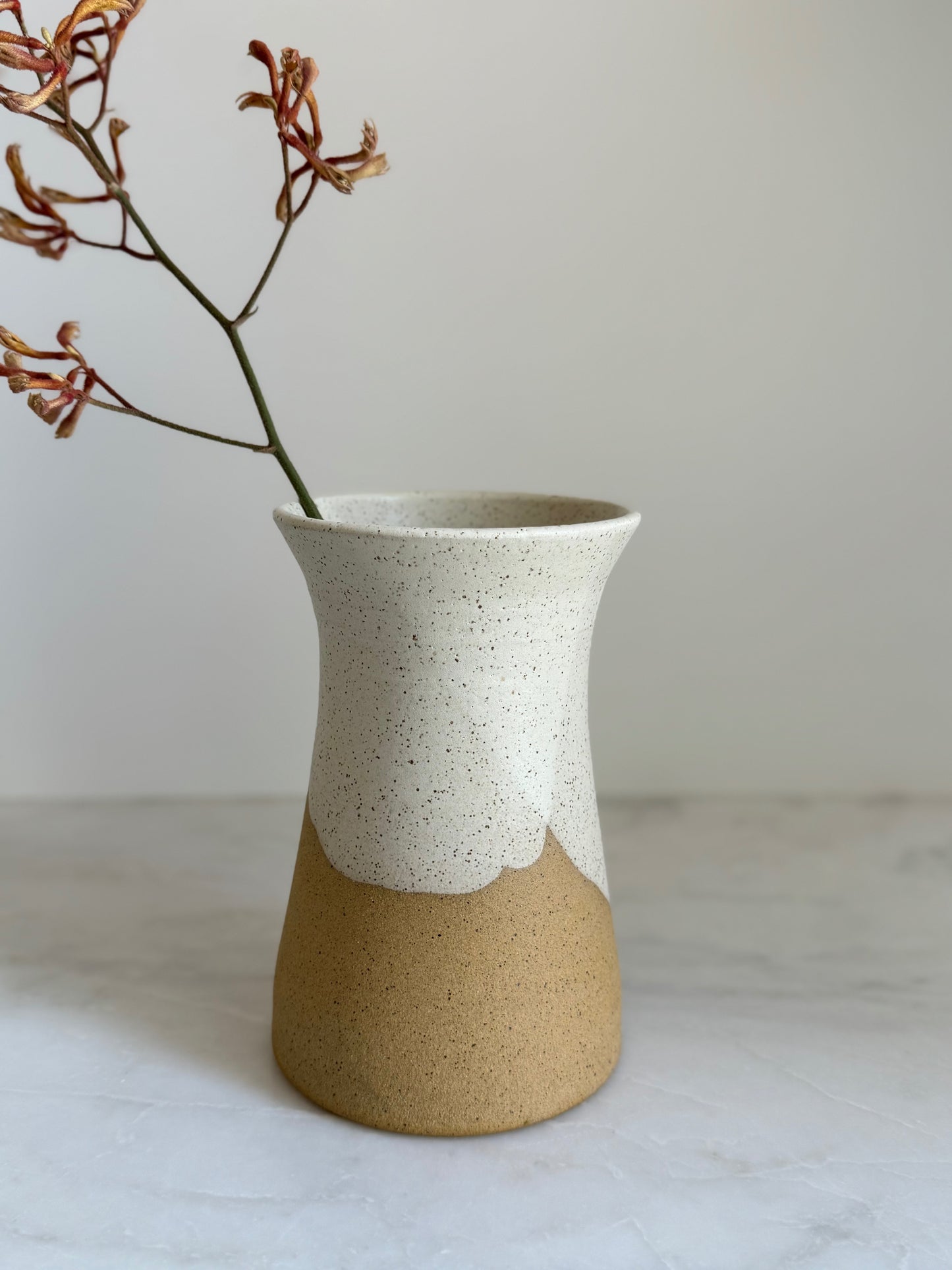 Hourglass Vase Speckled White