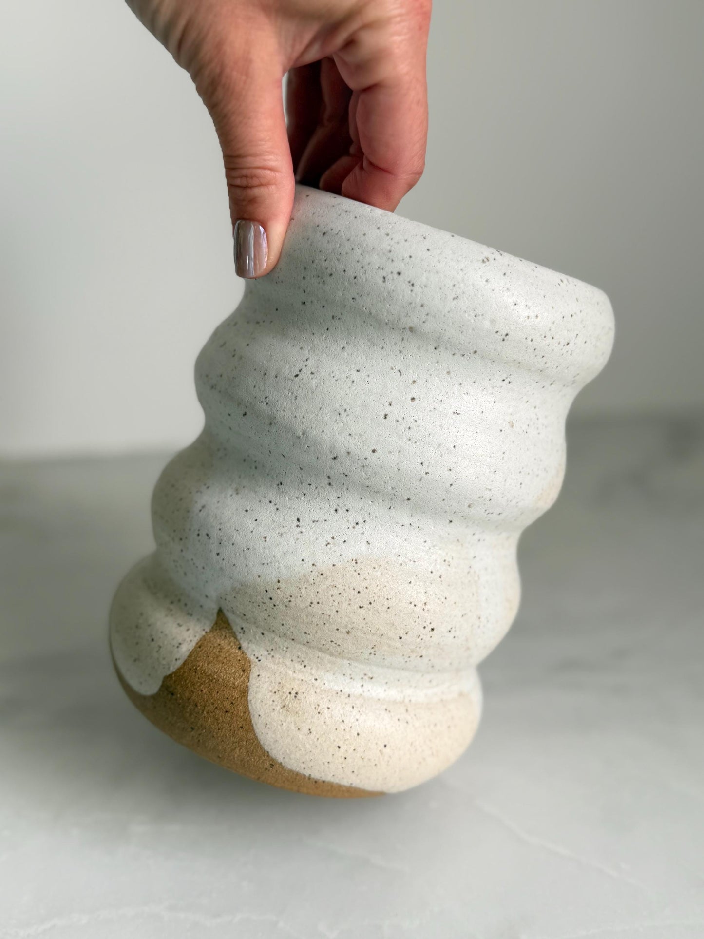 Wavy Vase - Speckled White