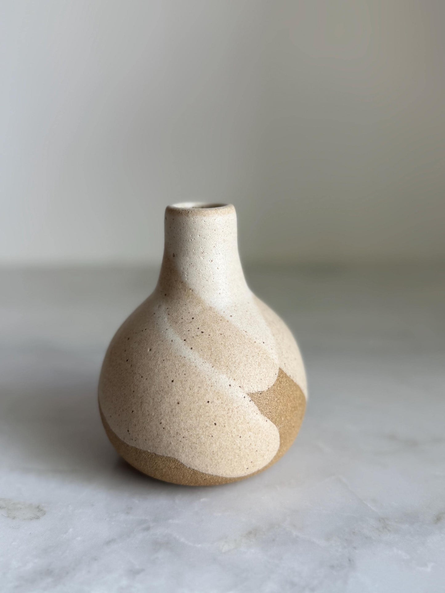 Bottleneck Vase / Layered Cream