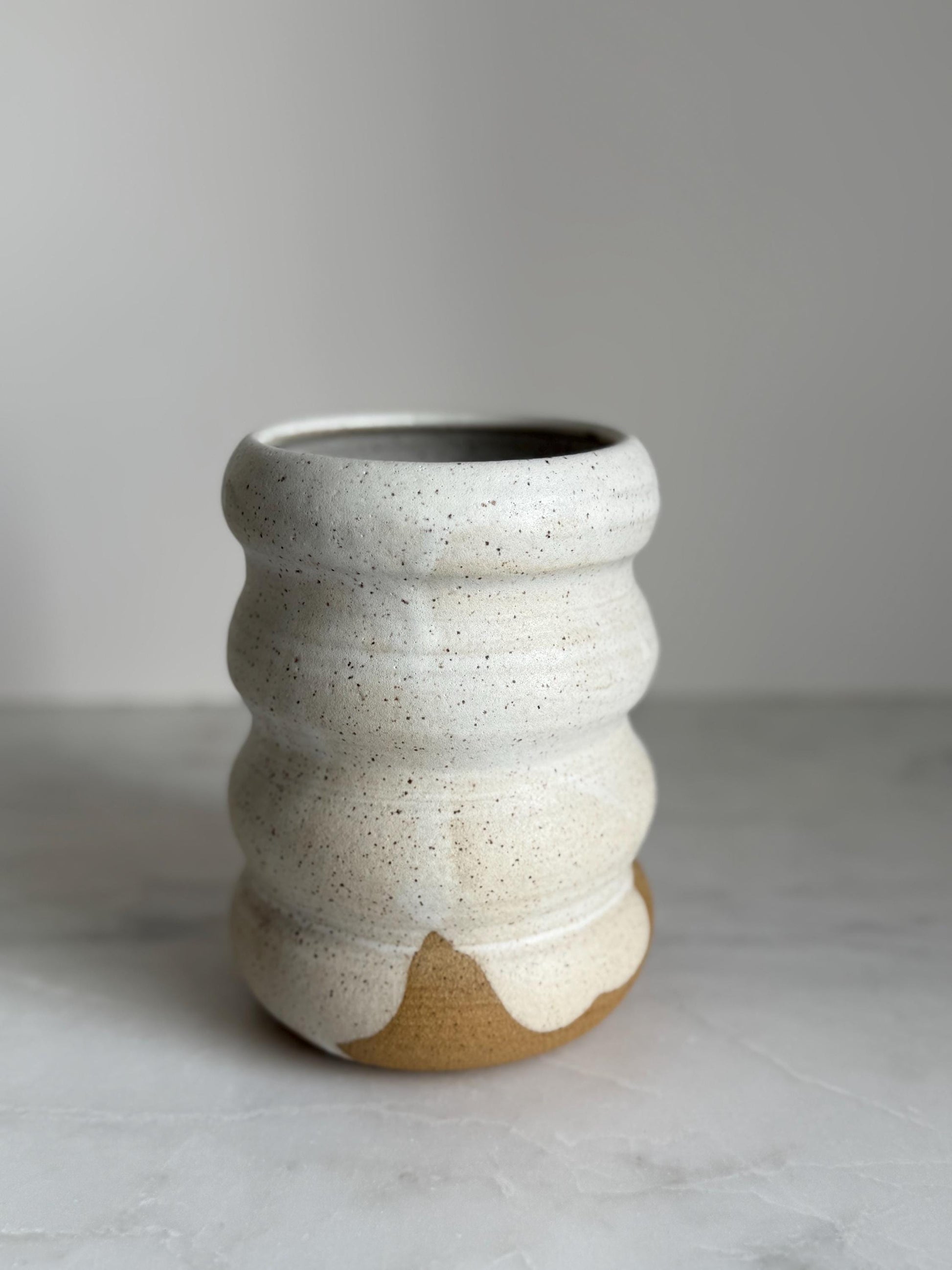 Wavy Vase - Speckled White