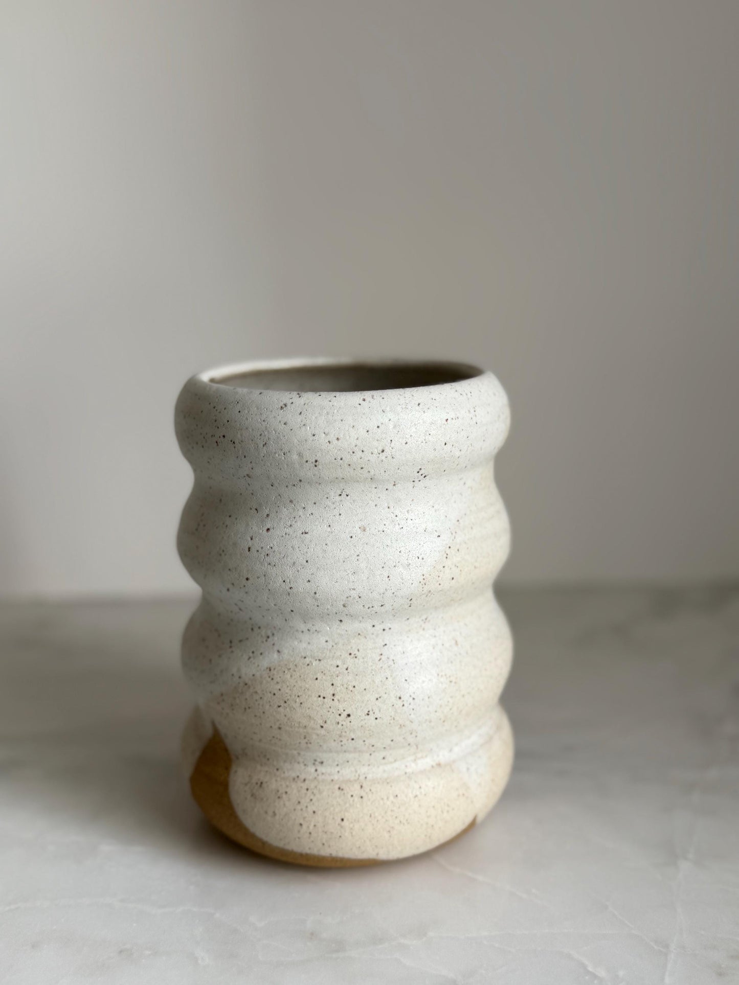 Wavy Vase - Speckled White
