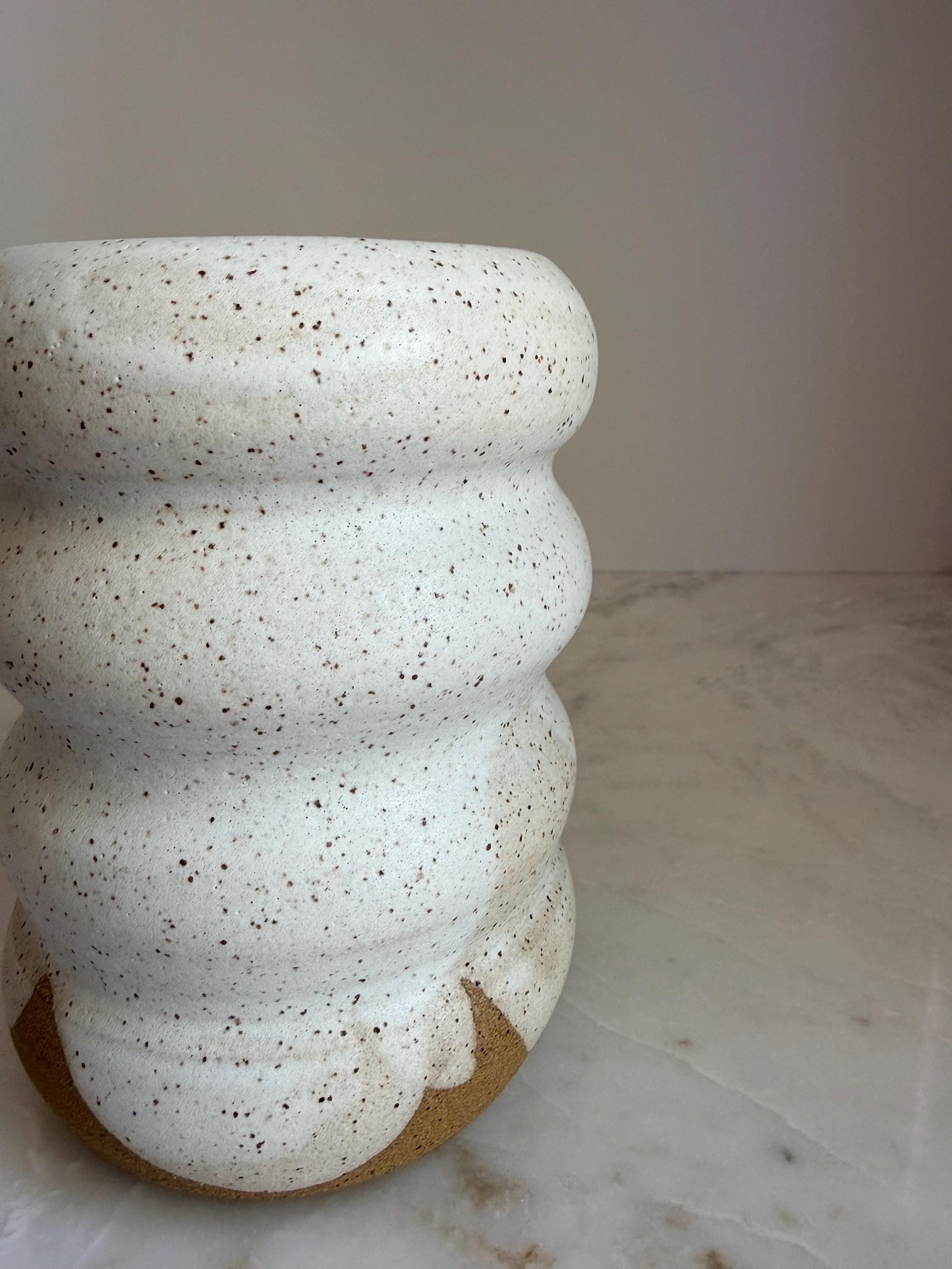 Wavy Vase - Speckled White