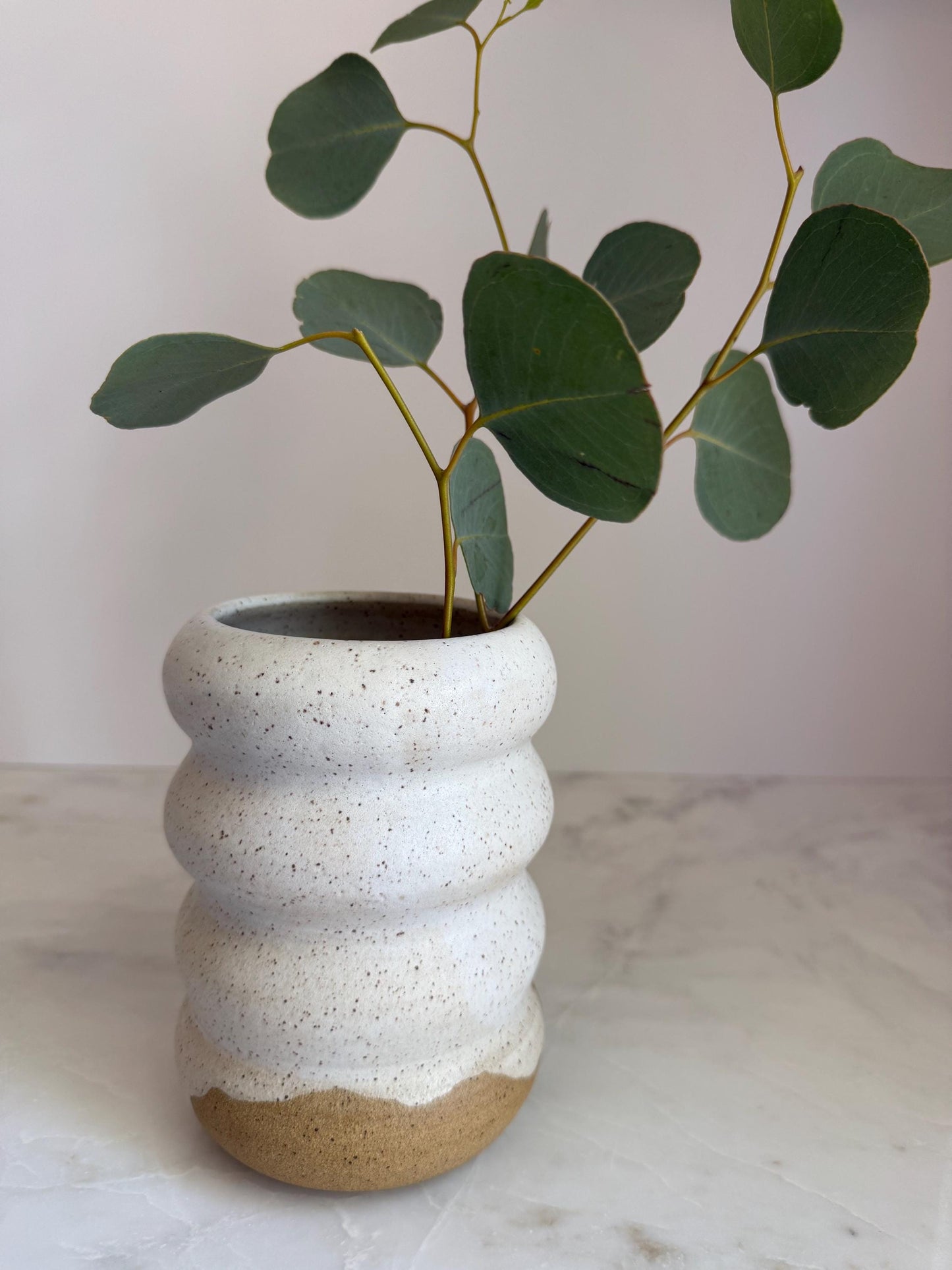 Wavy Vase - Speckled White