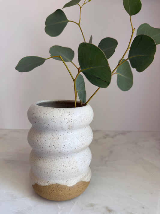 Wavy Vase - Speckled White