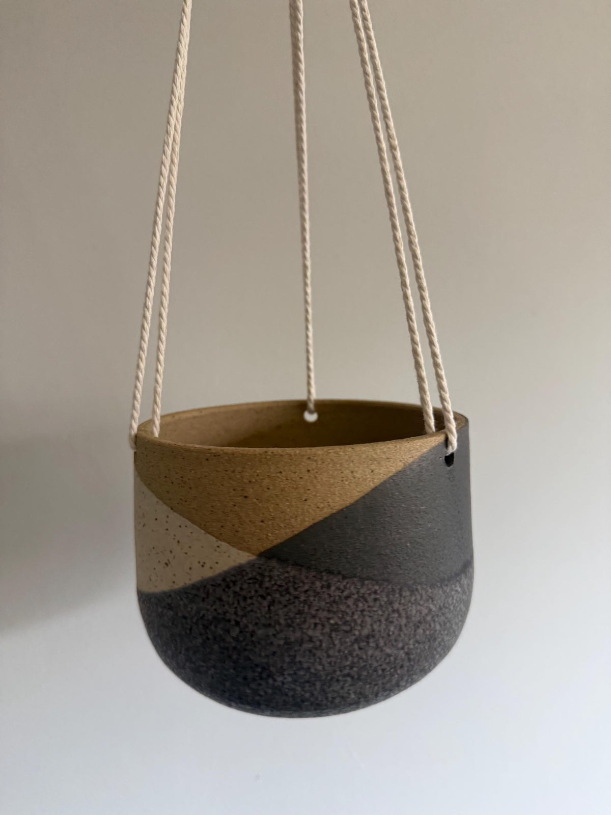 Hanging Planter - Cream/Charcoal
