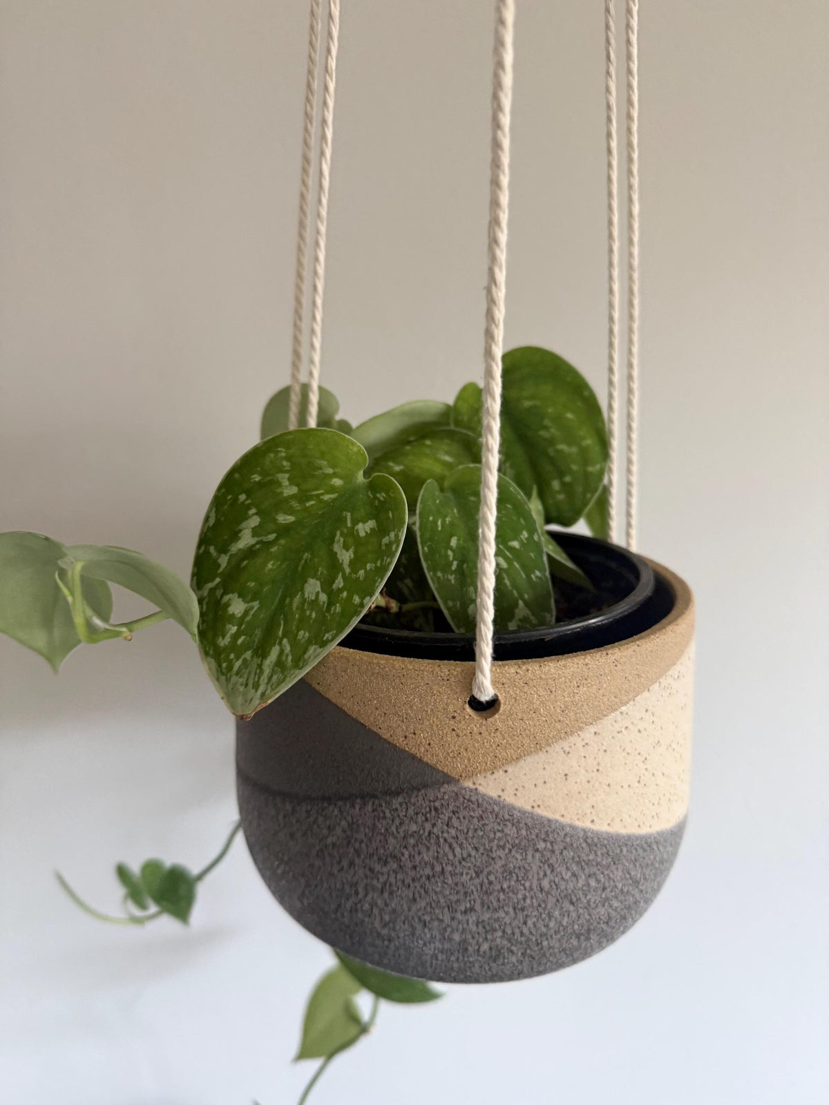 Hanging Planter - Cream/Charcoal