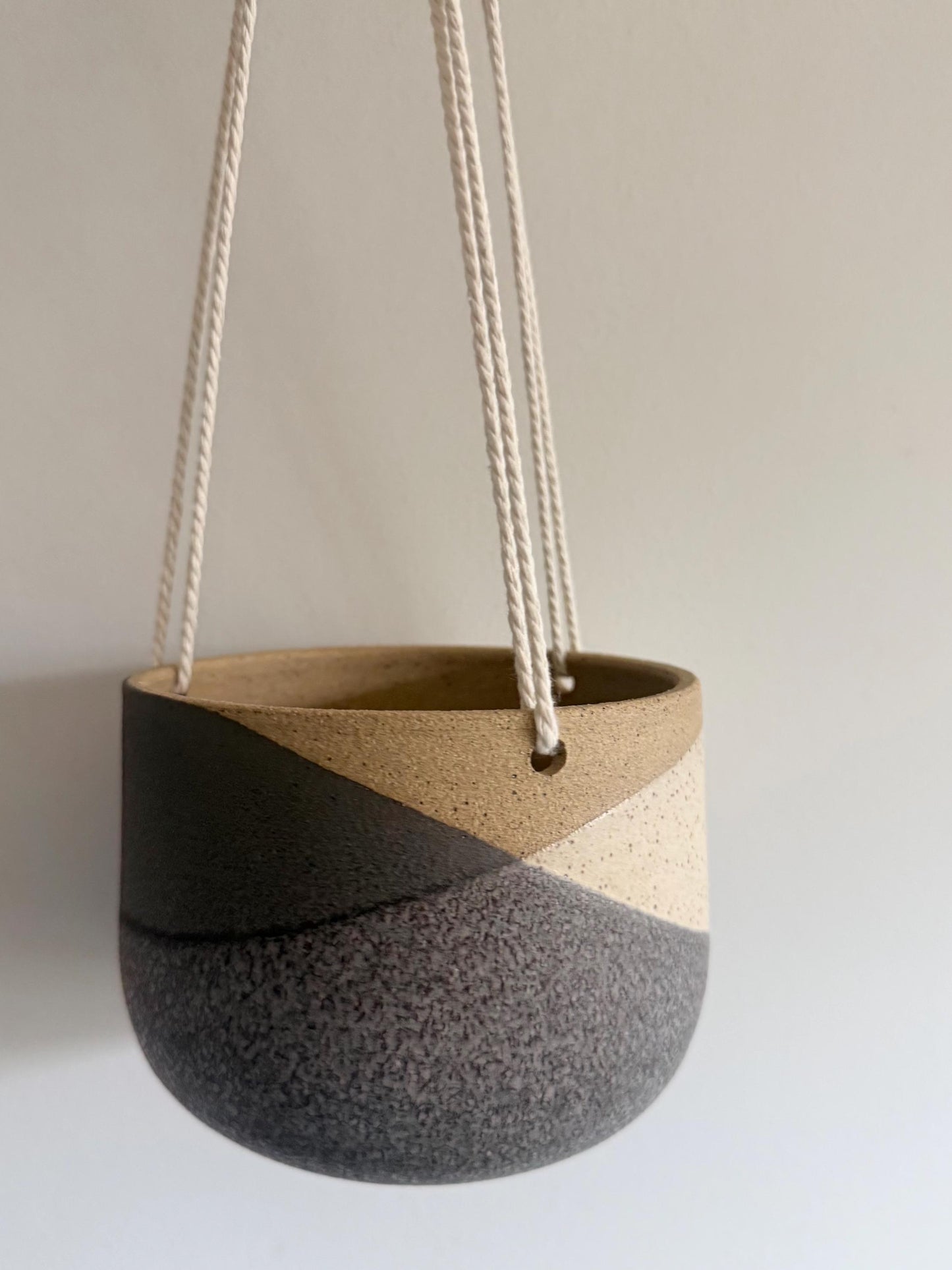Hanging Planter - Cream/Charcoal